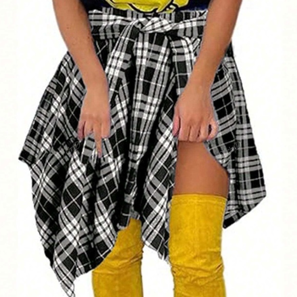 Plaid Print Stretchy Waist Asymmetrical Hem Mini Skirt - Picture 10 of 11